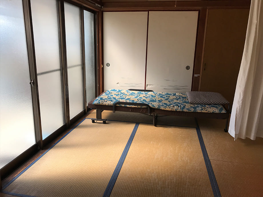 兼和室：陽射しを浴びて寝っ転がるも良し